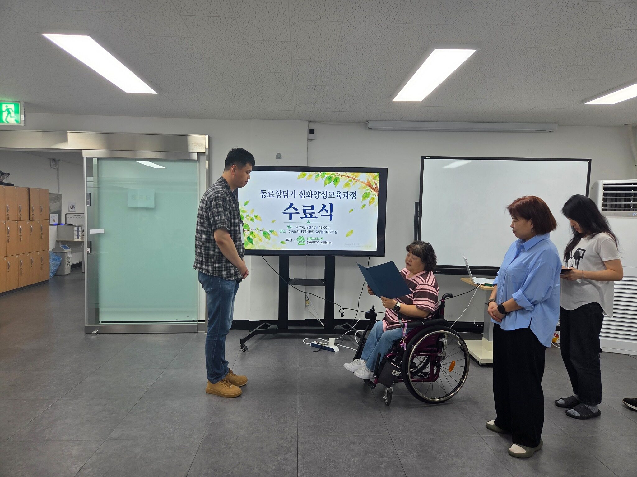 3716829708_6GUSlA4L_bac6eec42c70b52e640c1135e8b2c05b35078535.jpg 이미지크게보기